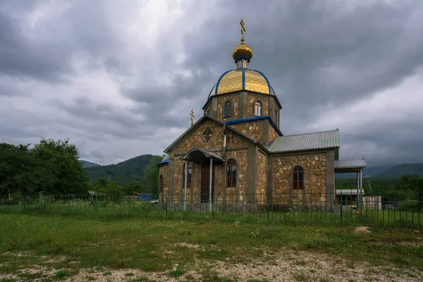 View Church Holy Martyrs Guria Samon Aviva Village Khamyshki Cloudy — Stock Photo, Image