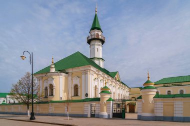 Eski Tatar yerleşim yerindeki Marjani Camii (Staro-Tatarskaya Sloboda) güneşli bir bahar günü, Kazan, Rusya Cumhuriyeti. Yazıtta 
