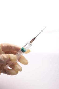 Yeni Corona Virüsü SARS-CoV-2 'ye karşı aşı: SARS-CoV-2 aşısıyla hazırlanmış bir şırınga.