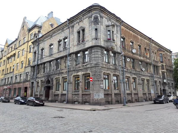 Old stone house in the city — Stock Photo, Image