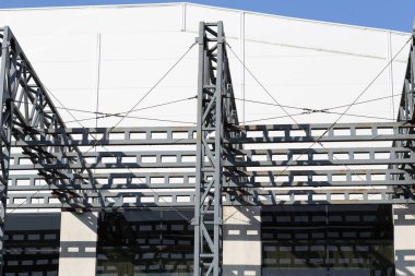 Uzantılar için metal yapılar