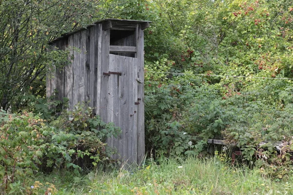 Köyün Eski Ahşap Tuvalet Stok Fotoğraf