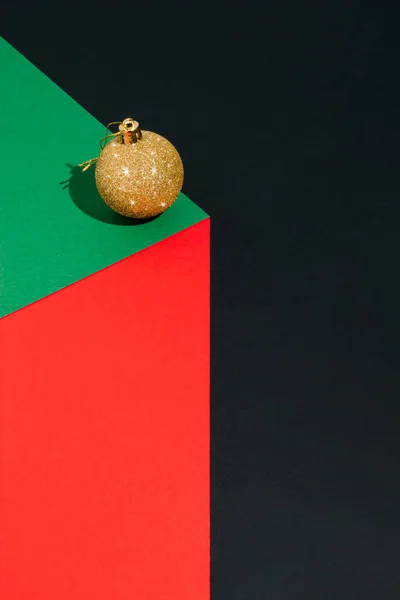 Representación Adorno Navidad Oro Cubo Papel Fondo Color Diseño Navidad — Foto de Stock