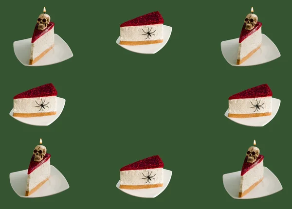 Cheesecake, örümcek ve kafatası mumundan yapılmış koyu yeşil arka planda yaratıcı Cadılar Bayramı deseni. Ürkütücü tatil konsepti. Ürkütücü Cadılar Bayramı partisi. Boşluğu kopyala.
