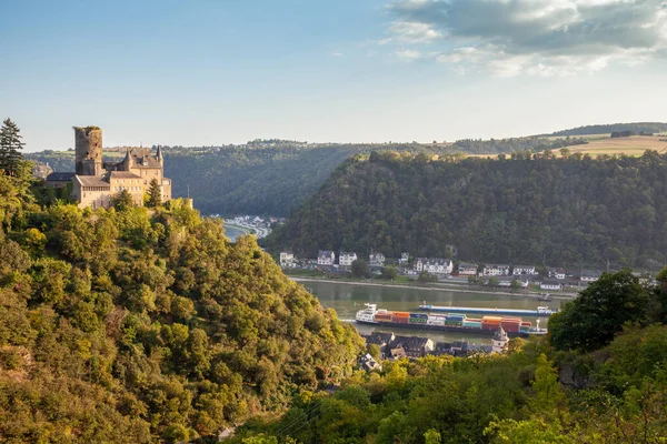 Blick Auf Das Rheintal Sankt Goarshausen Mit Schloss Katz Und — Stockfoto