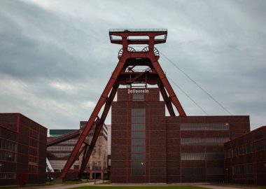 Ruhr bölgesindeki Zeche Zollverein şaftı 12. Mimari ve endüstriyel anıt