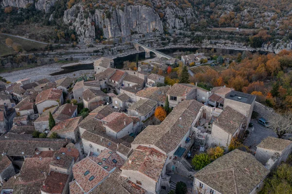Ortaçağ Köyü Balazuc 'un hava manzarası
