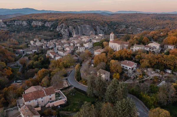 Ortaçağ Köyü Balazuc 'un hava manzarası
