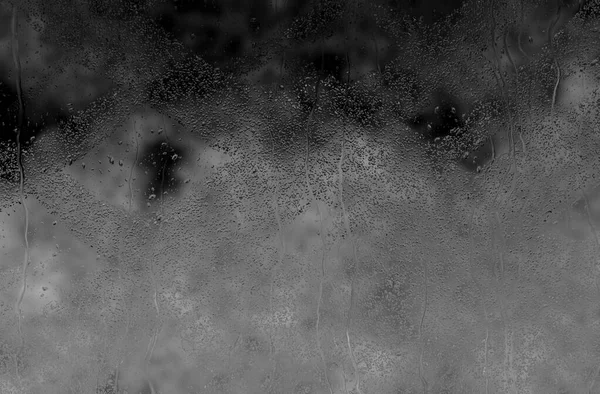 빈티지 비내리는 배경에 검은색 바탕에 그르렁 거리는 어두운 수평의 모노크롬 — 스톡 사진