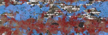 Kırmızı kanlı ve mavi çimentolu soyut gri tuğla duvar. Kırık çimento ya da taş. Eski çizikler, lekeler, boya lekeleri, fırça darbeleri. Ürkütücü üç boyutlu tuğla işçiliği