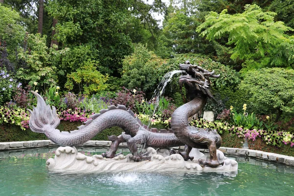 Striking Fountain Made Granite Bronze Form Dragon Butchart Garden Vancouver — Foto Stock