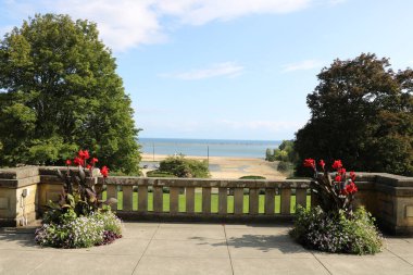Creates a romantic mood panoramic view of the Pacific Ocean from the Vancouver coast