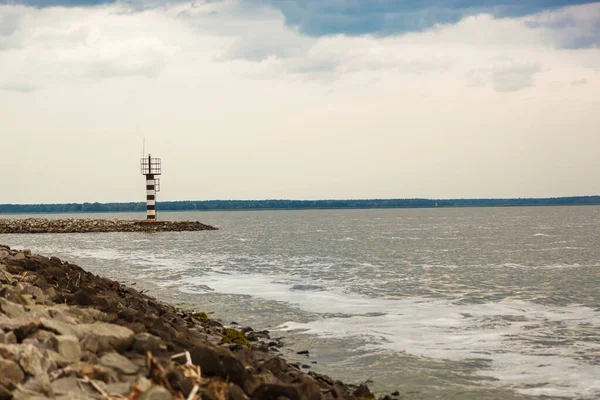 Vacker Utsikt Över Havet Med Gränser Och Utsikt Över Fyren — Stockfoto