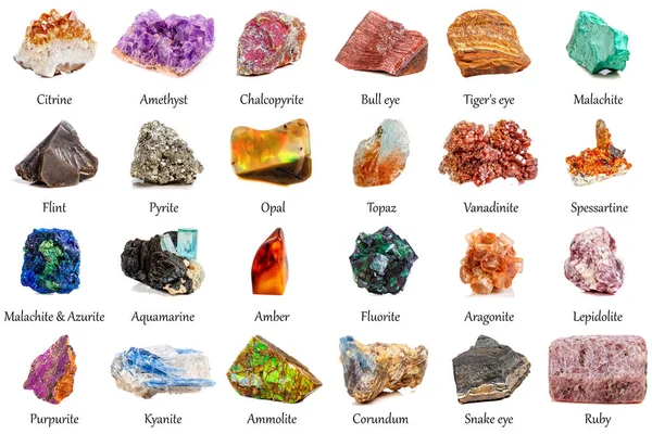 Beyaz arka planda güzel bir jeolojik mineral koleksiyonu.
