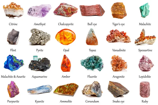 Beyaz arka planda güzel bir jeolojik mineral koleksiyonu.