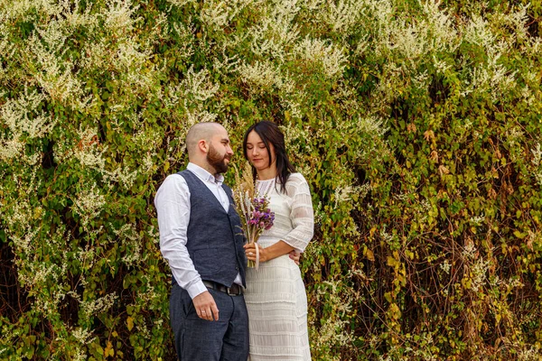 Handsome Couple Girl Guy Park Close — Stock Photo, Image