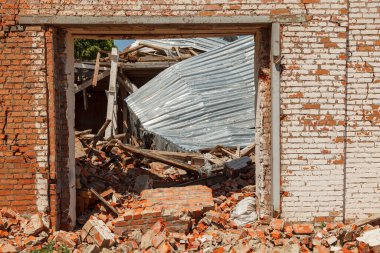 MAKARIV, UKRAINE - 11 Haziran 2022: Rus ordusunun işgalinden sonra Ukrayna 'da yıkım