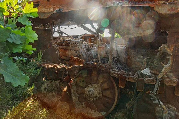 Makariv Ukraine 2022年6月11日 キエフ地域のロシア人侵略者の壊れた軍事機器 燃焼タンククローズアップ — ストック写真
