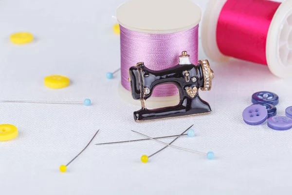 Still Life Skein Thread Sewing Needles Buttons Sewing Machine White — Stock Photo, Image