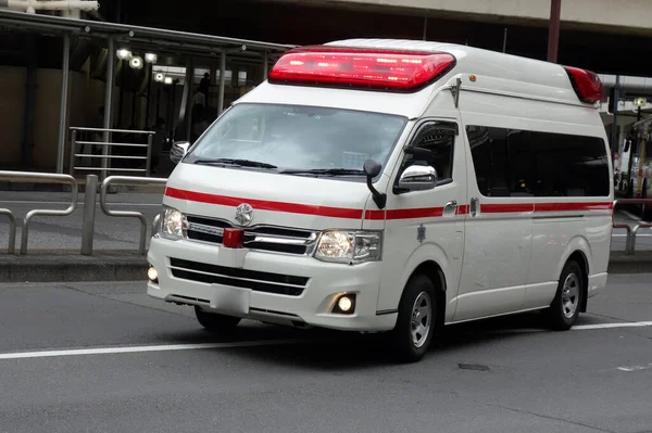 Emergency Transport Emergency Vehicle Emergency Vehicle Running Town — Stock Photo, Image
