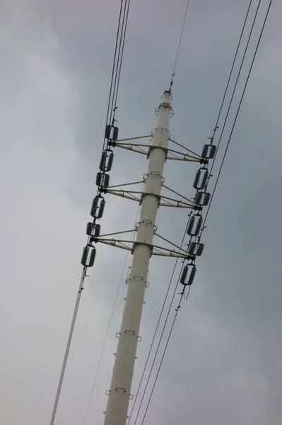 Torre Alta Tensión Con Alambres — Foto de Stock