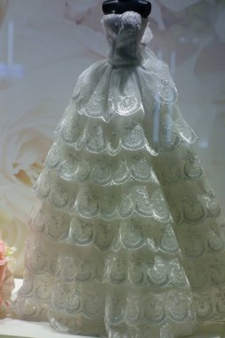 Tokyo, Japonya-30 Eylül 2017: Tokyo Ginza. Dünyanın en görkemli alışveriş merkezi. Sofistike pencereleriyle sizi büyüleyecek bir manzara.