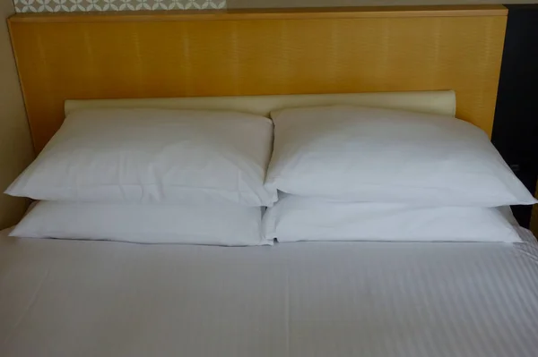 White Pillows Bed Interior Luxury Hotel Room Bedroom — Stock Fotó