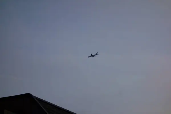 Silhouette Jet Airliner Flying Far Away — Stok fotoğraf