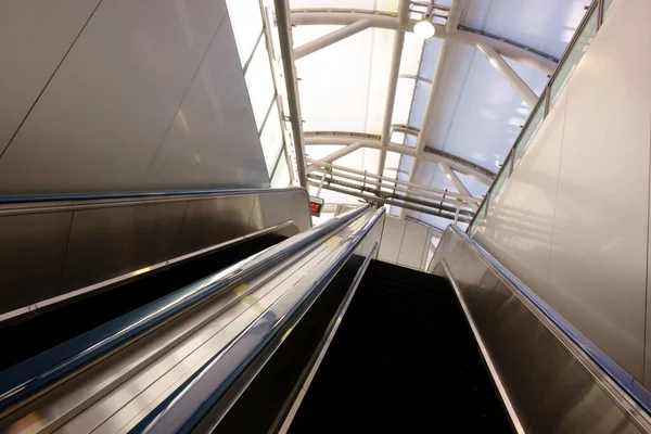 Escalera Mecánica Moderno Edificio Estación Monorraíl — Foto de Stock