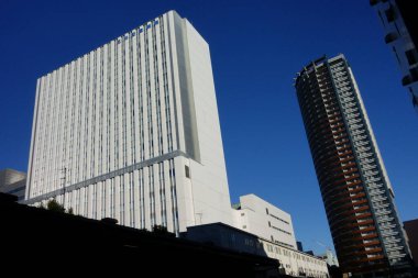 Fütürist ultra-modern şehirde modern mimari Etosetra