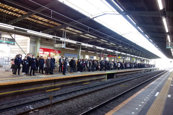 Tóquio Japão Dezembro 2017 Estação Trem Cidade Plataforma Matinal Está — Fotografia de Stock