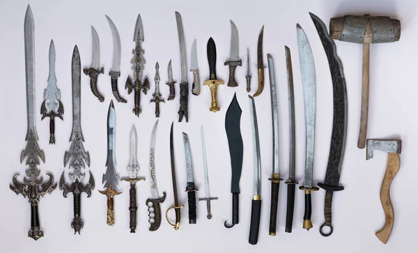 Ortaçağ Kılıç Bıçak Hançer Koleksiyonu — Stok fotoğraf