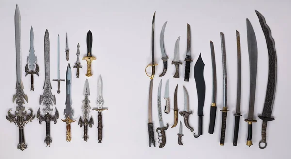 Ortaçağ Kılıç Bıçak Hançer Koleksiyonu — Stok fotoğraf