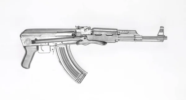 Gümüş Kalaşnikof Saldırı Tüfeği Beyaz Arka Planda Izole Edildi — Stok fotoğraf