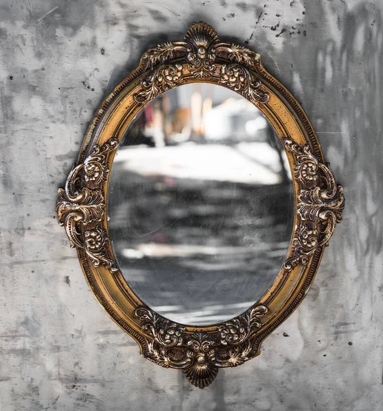 Barokní Viktoriánské Zrcadlo Šedé Zdi — Stock fotografie
