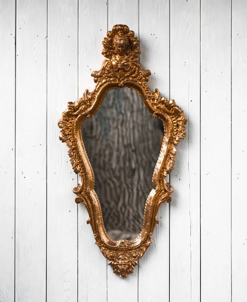 Eski Muhafazakar Yaldızlı Dekoratif Çerçeveli Ayna Barok Rokoko Rönesans — Stok fotoğraf