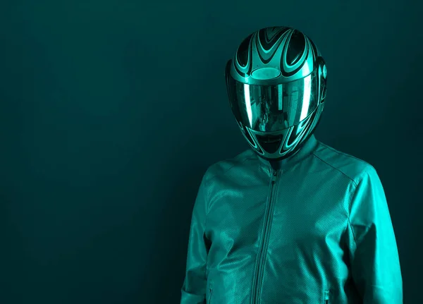 Motosiklet Kasklı Profesyonel Bir Yarışçının Portresi — Stok fotoğraf