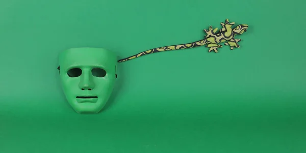 Αφηρημένη Θεατρική Πράσινη Μάσκα Πράσινο Φόντο — Φωτογραφία Αρχείου