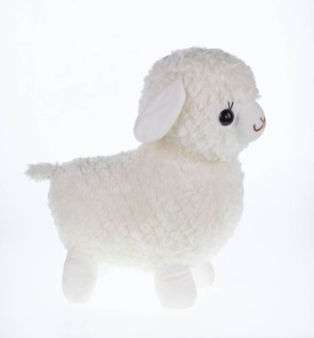 TOY SOFT lama beyaz arkaplanda izole