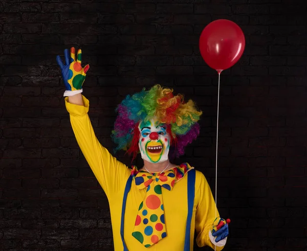Slechte Clown Met Rode Ballonnen — Stockfoto