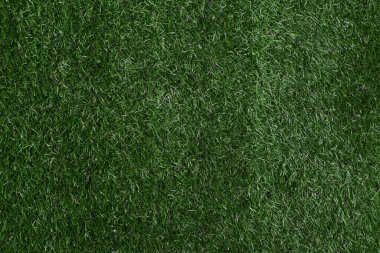 Yeşil suni çimenlikli yeşil spor sahası