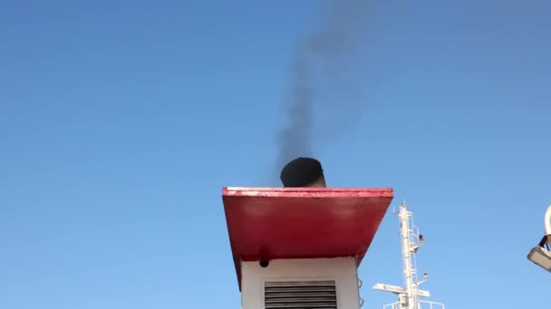 煙と家の煙突 — ストック動画