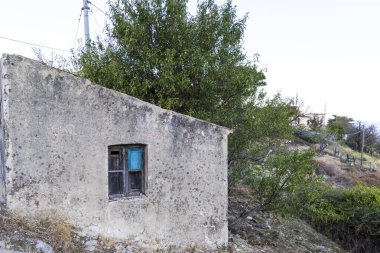 İtalya 'nın Elba adasındaki Colle d' Orano adlı küçük bir sahil köyündeki ev.