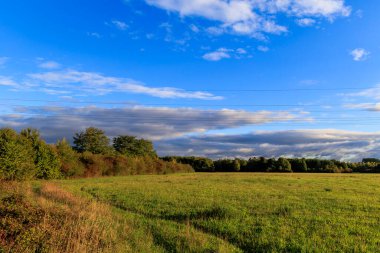 Augsburg yakınlarındaki Siebenbrunn 'da kara bulutlar var.