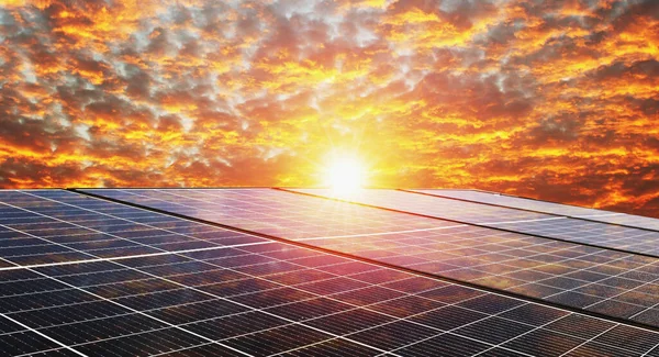 Panel Células Solares Con Cielo Puesta Sol Energía Limpia Concepto —  Fotos de Stock