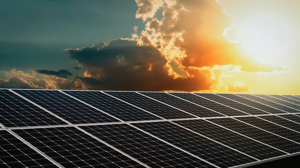 Panel Solar Con Cielo Azul Puesta Sol Concepto Energía Limpia —  Fotos de Stock