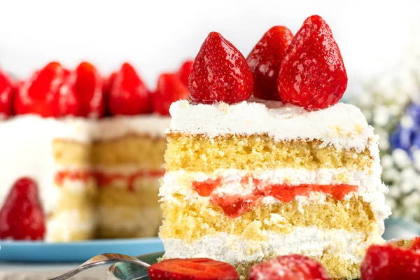 Foco Seletivo Bolo Baga Festivo Corte Caseiro Bolo Morango Torta — Fotografia de Stock