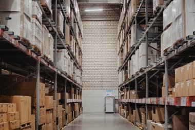 Pallet Rafları Deposu. Yüksek kalite fotoğraf