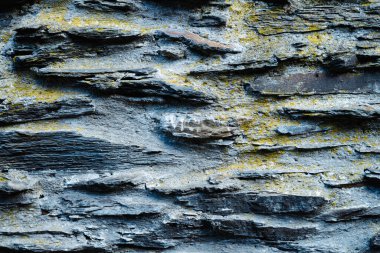 Betonlu taş duvar dokusu. Gri çimentolu taş arkaplan.