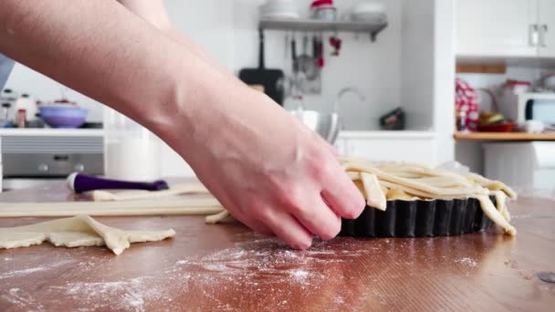 Hand Decorated Apple Pie Preparation Typical Desserts Homemade — Videoclip de stoc